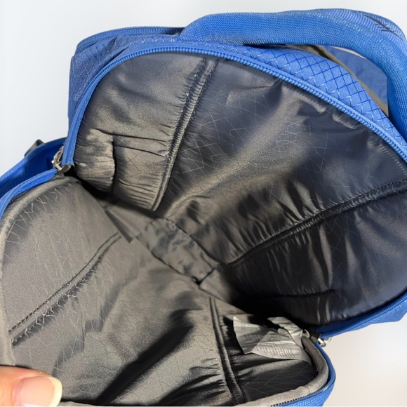 High Sierra Heavyweight Backpack - Picture 7 of 16